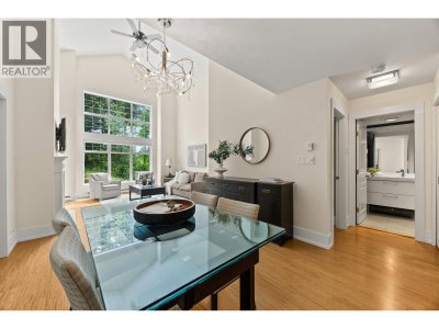 1140 STRATHAVEN Drive | North Vancouver British Columbia | Slide Image Ten
