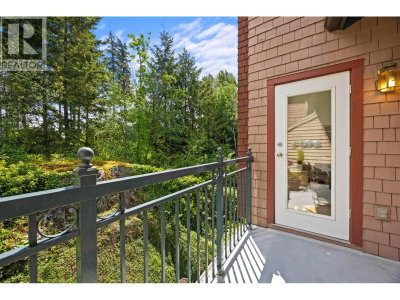 1140 STRATHAVEN Drive | North Vancouver British Columbia | Slide Image Six