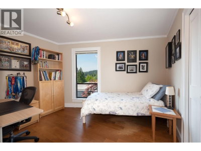 2643 PANORAMA Drive | North Vancouver British Columbia | Slide Image Twenty