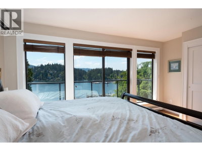 2643 PANORAMA Drive | North Vancouver British Columbia | Slide Image Twenty-five