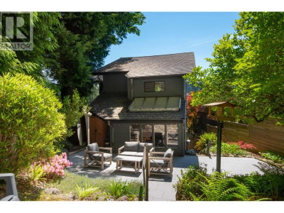 2643 PANORAMA Drive | North Vancouver British Columbia | Slide Image Thirty-four