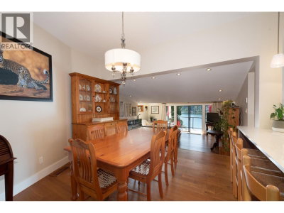 2643 PANORAMA Drive | North Vancouver British Columbia | Slide Image Nine