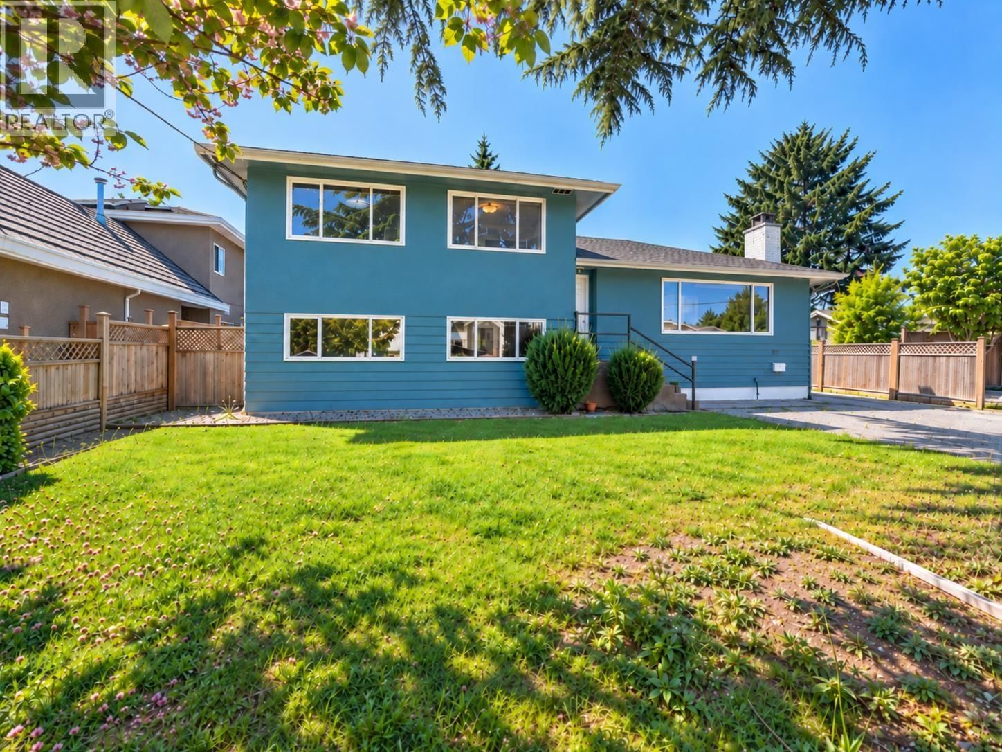 9820 BERRY Road, Richmond, British Columbia V7A 2M8