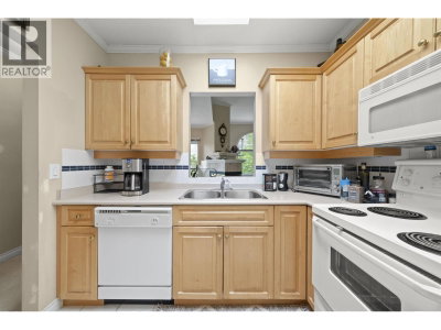1185 PACIFIC Street | Coquitlam British Columbia | Slide Image Nine