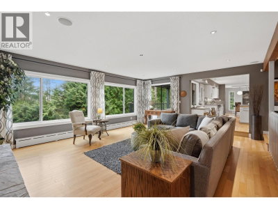 2261 HILL Drive | North Vancouver British Columbia | Slide Image Fifteen
