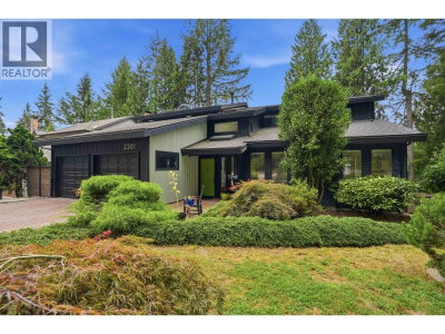 2261 HILL Drive | North Vancouver British Columbia | Slide Image Two