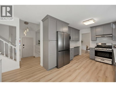 2556 TRILLIUM Place | Coquitlam British Columbia | Slide Image Eleven