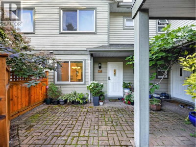 828 16TH Street | North Vancouver British Columbia | Slide Image Twenty-seven