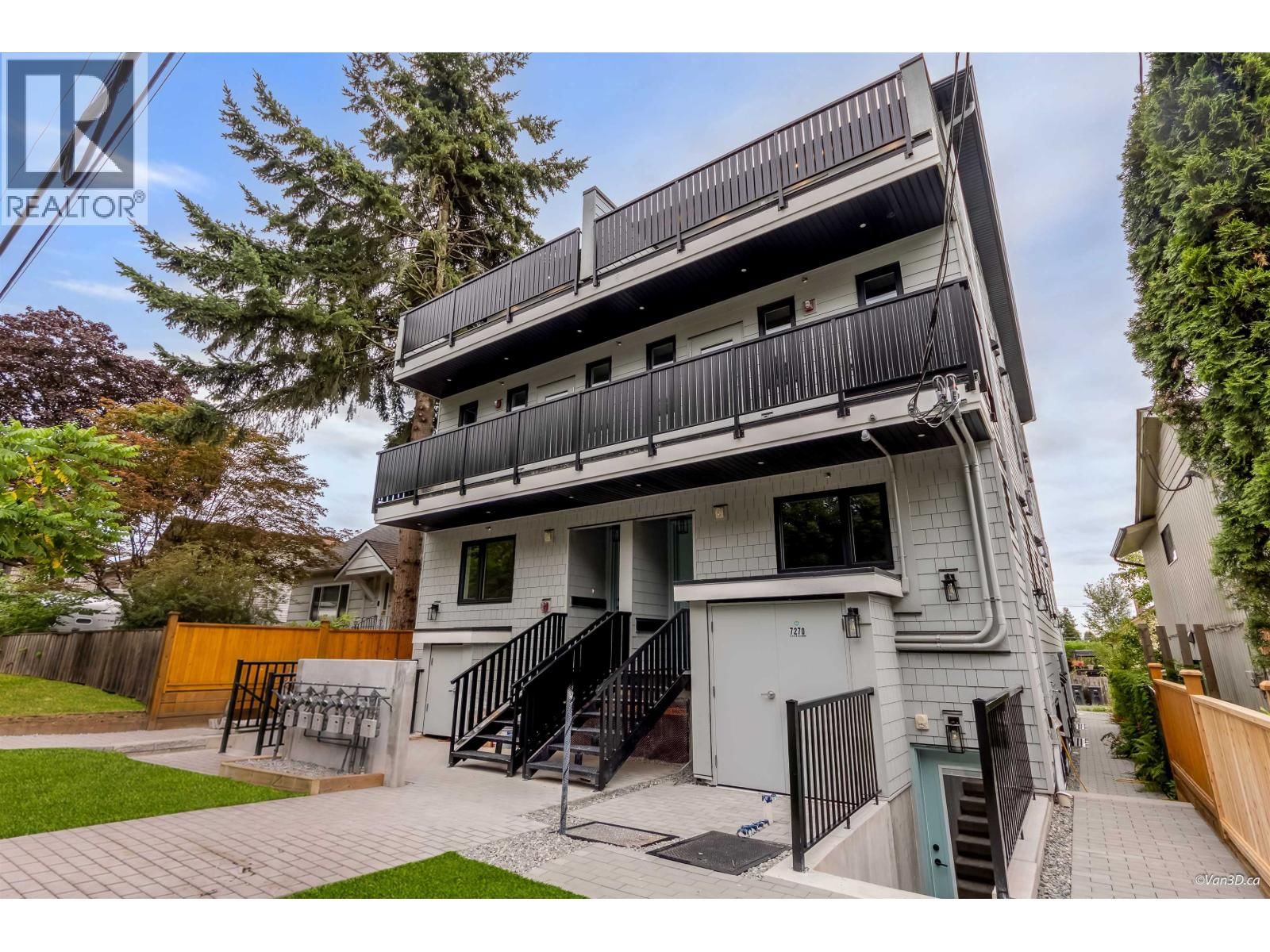 7270 17TH Avenue, Burnaby, British Columbia V3N 1K9