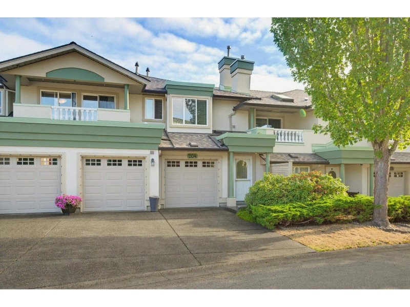 13888 70 Avenue Surrey British Columbia, V3W 0R8 - 2 Bedrooms Condo For Sale