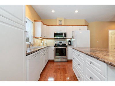 5700 JINKERSON Road | Chilliwack British Columbia | Slide Image Six