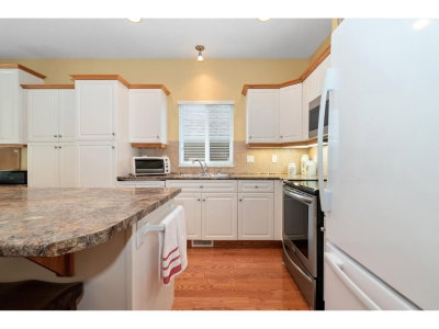 5700 JINKERSON Road | Chilliwack British Columbia | Slide Image Eight