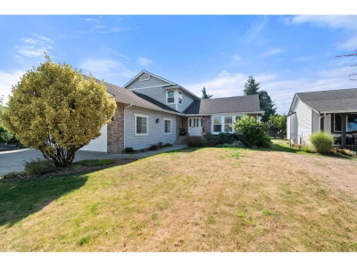 46054 BRITTON Avenue | Chilliwack British Columbia | Slide Image Two