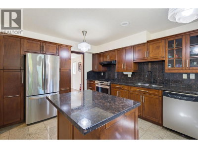 1135 LANSDOWNE Drive | Coquitlam British Columbia | Slide Image Thirteen