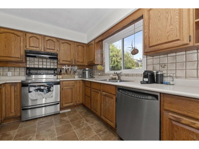 10005 KENSWOOD Drive | Chilliwack British Columbia | Slide Image Twelve