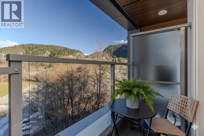 38362 BUCKLEY Avenue | Squamish British Columbia | Slide Image Fourteen