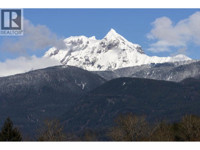 38362 BUCKLEY Avenue | Squamish British Columbia | Slide Image Eight