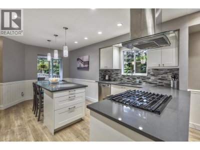 795 NOONS CREEK Drive | Port Moody British Columbia | Slide Image Nine