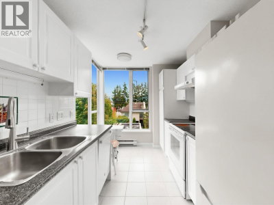 7077 BERESFORD Street | Burnaby British Columbia | Slide Image Thirteen