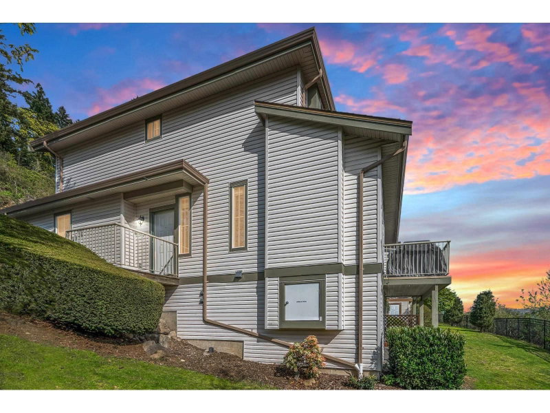 35287 OLD YALE Road Abbotsford British Columbia, V3G 8H5 - 4 Bedrooms Condo For Sale