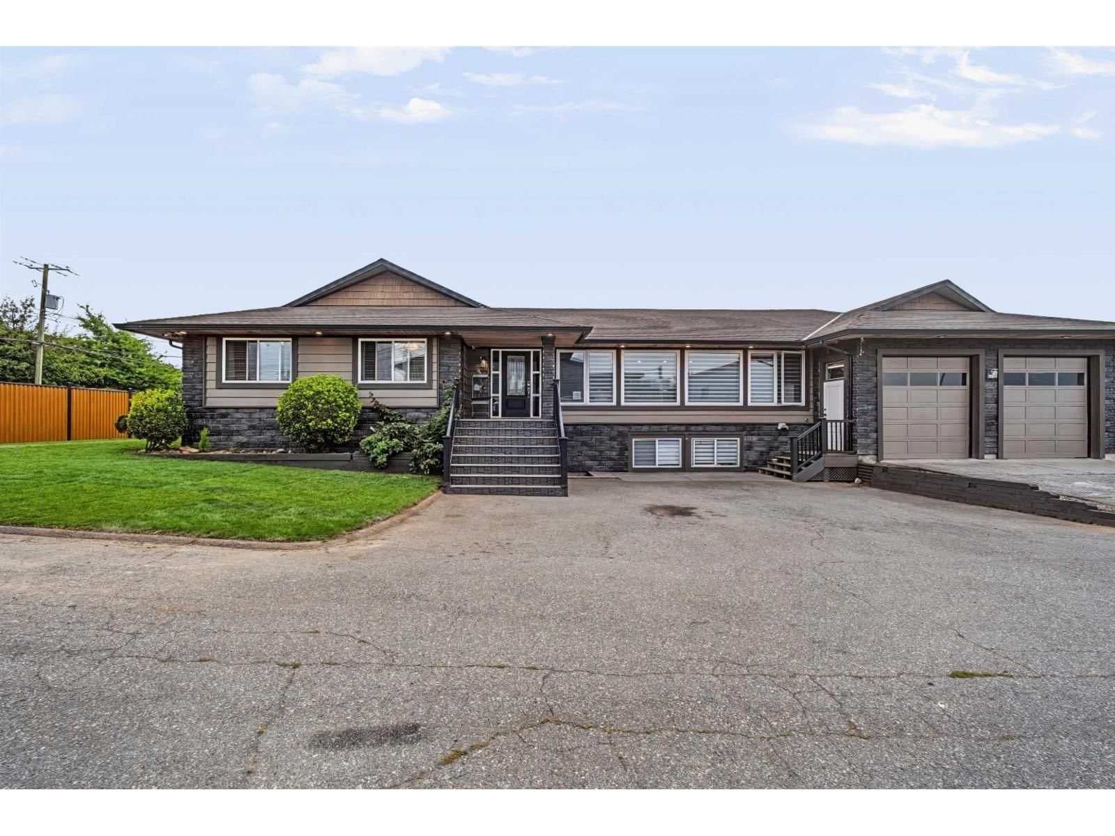 2247 WINDSOR Street, Abbotsford, British Columbia V2T 6L8
