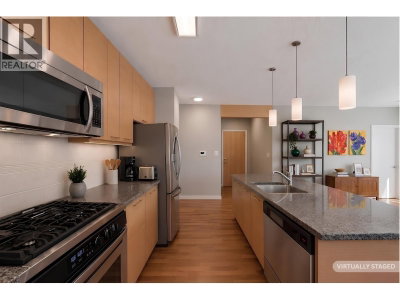 530 RAVEN WOODS Drive | North Vancouver British Columbia | Slide Image Eleven
