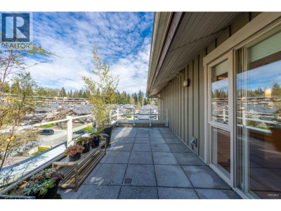 530 RAVEN WOODS Drive | North Vancouver British Columbia | Slide Image Sixteen