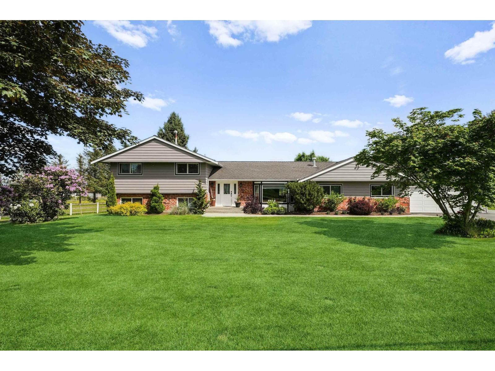 21723 24 Avenue, Langley, British Columbia V2Z 1P5