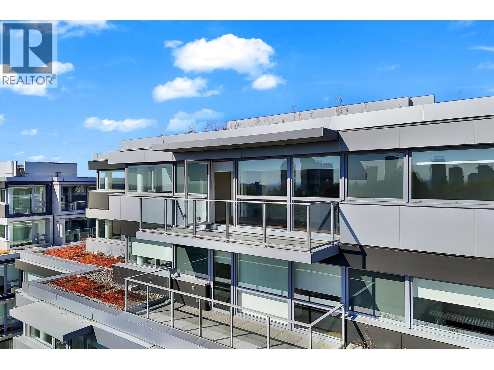 8080 OAK Street, Vancouver, British Columbia V6P 0N1