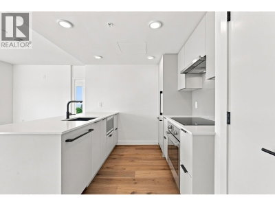 8080 OAK Street | Vancouver British Columbia | Slide Image Thirteen