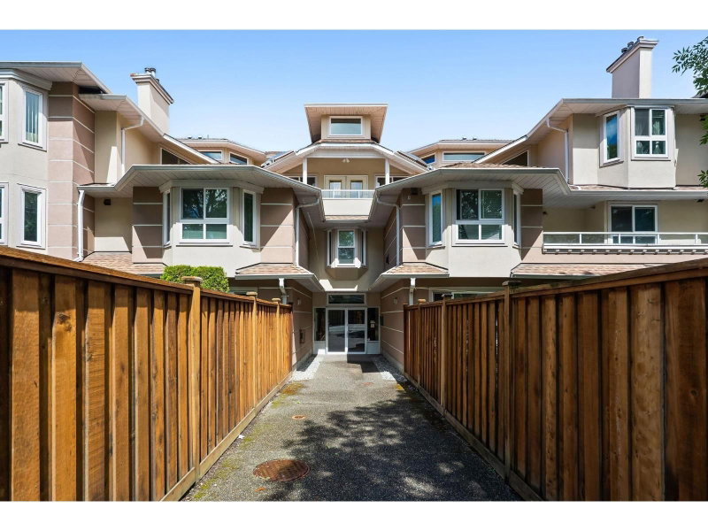 19721 64 Avenue Langley British Columbia, V2Y 1L1 - 2 Bedrooms Condo For Sale