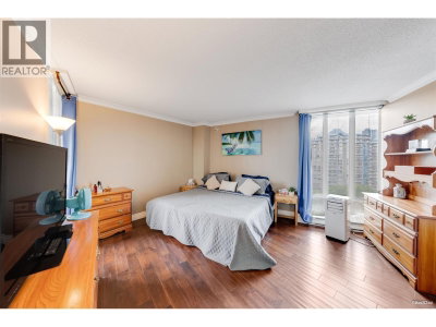 8 LAGUNA Court | New Westminster British Columbia | Slide Image Fourteen