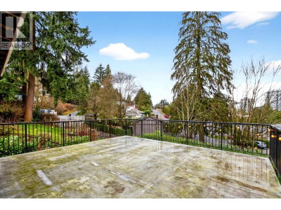 3362 VIEWMOUNT Drive | Port Moody British Columbia | Slide Image Twelve