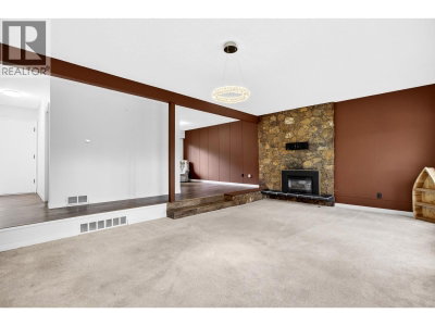 3362 VIEWMOUNT Drive | Port Moody British Columbia | Slide Image Four