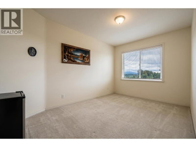 7586 SEQUOIA Road | Burnaby British Columbia | Slide Image Nineteen