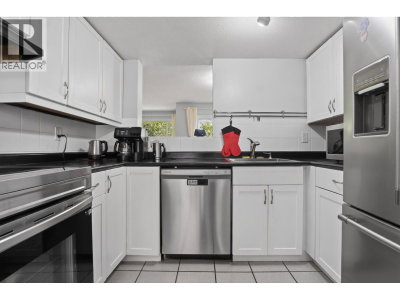 589 CARLSEN Place | Port Moody British Columbia | Slide Image Six