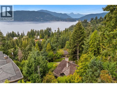 6035 EAGLERIDGE Drive | West Vancouver British Columbia | Slide Image One