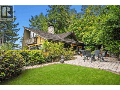 6035 EAGLERIDGE Drive | West Vancouver British Columbia | Slide Image Two