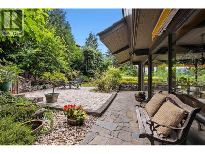6035 EAGLERIDGE Drive | West Vancouver British Columbia | Slide Image Thirty