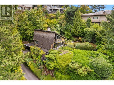 6035 EAGLERIDGE Drive | West Vancouver British Columbia | Slide Image Five