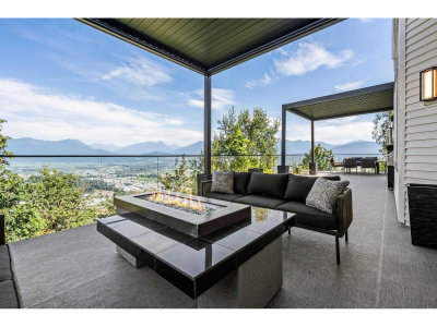 43619 BRACKEN Drive | Chilliwack British Columbia | Slide Image Two