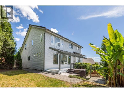 122 CHESTNUT Court | Port Moody British Columbia | Slide Image Thirty