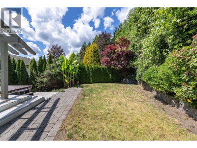 122 CHESTNUT Court | Port Moody British Columbia | Slide Image Thirty-one