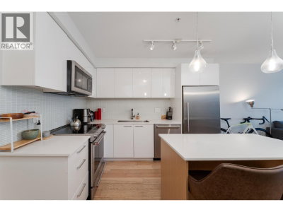233 KINGSWAY | Vancouver British Columbia | Slide Image Two
