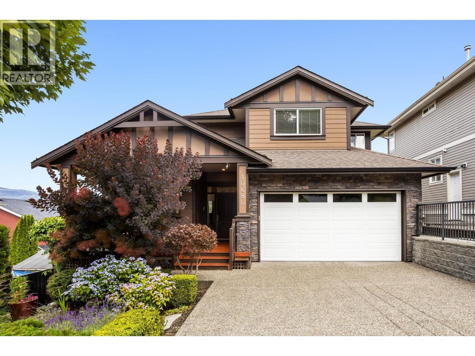 10680 239 Street, Maple Ridge, British Columbia V2W 0B3