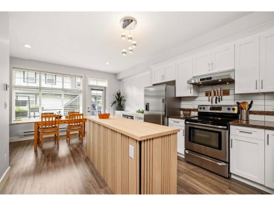 7332 194A Street | Surrey British Columbia | Slide Image Nine