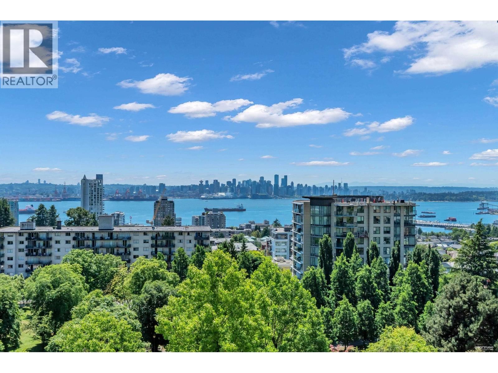 160 KEITH Road, North Vancouver, British Columbia V7M 3M2
