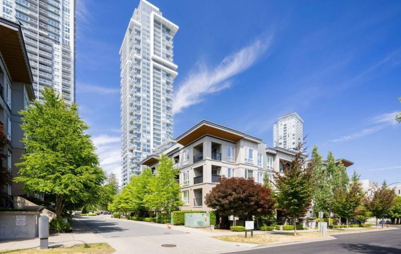 13350 CENTRAL Avenue Surrey British Columbia, V3T 0S1 - 2 Bedrooms Condo For Sale