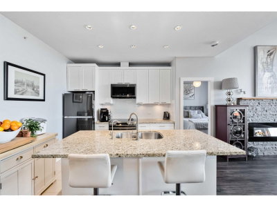 2970 KING GEORGE Boulevard | Surrey British Columbia | Slide Image Six