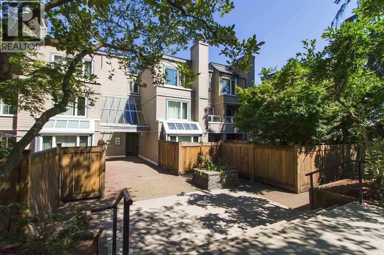 5025 SANDERS Street, Burnaby, British Columbia V5H 1S8